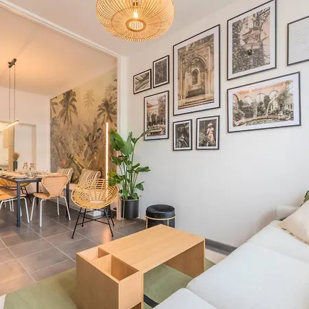 4-bedroom House Centre, Near The Metro + Car Park بيت ضيافة توركوان