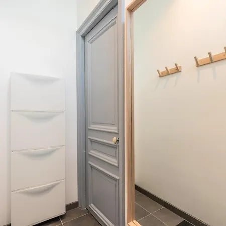 4-bedroom House Centre, Near The Metro + Car Park بيت ضيافة