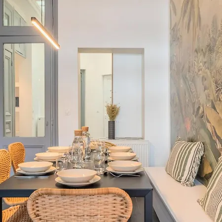 4-bedroom House Centre, Near The Metro + Car Park