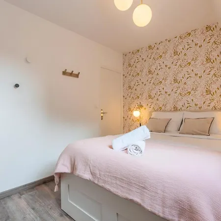 4-bedroom House Centre, Near The Metro + Car Park بيت ضيافة 4*