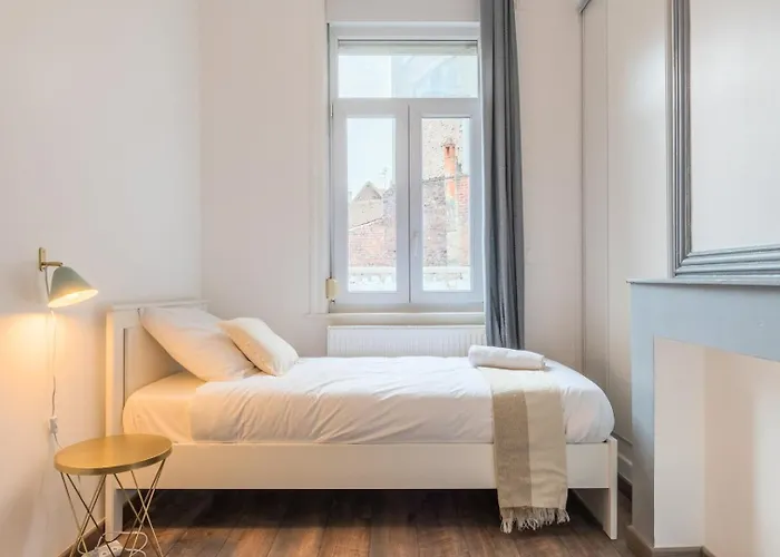 4-bedroom House Centre, Near The Metro + Car Park Maison d'hôtes