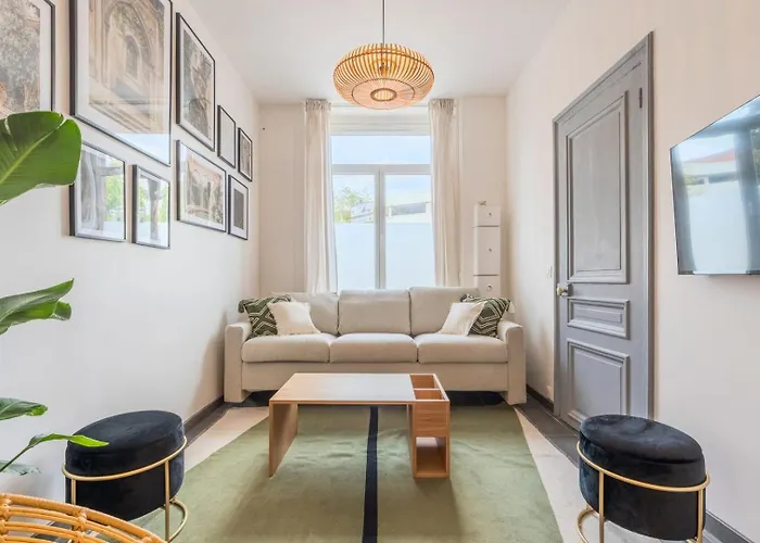 4-bedroom House Centre, Near The Metro + Car Park 4*