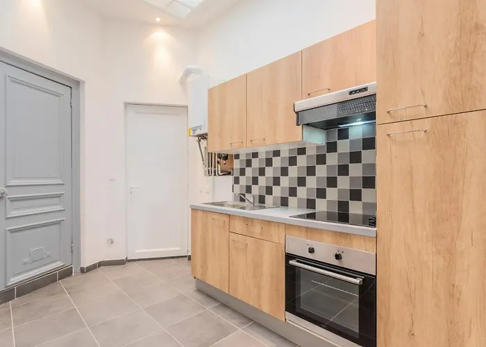 Maison d'hôtes 4-bedroom House Centre, Near The Metro + Car Park Tourcoing