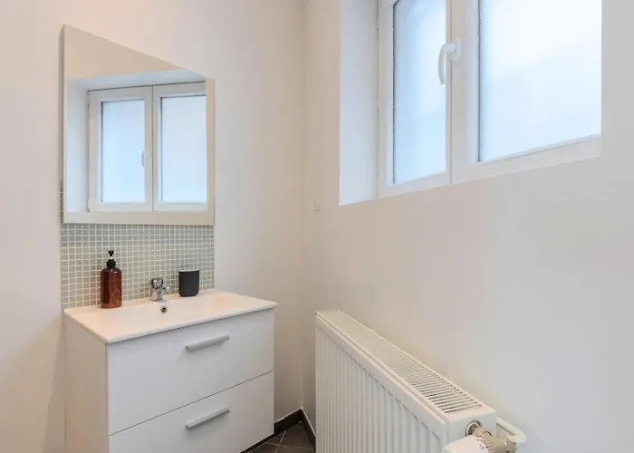 4-bedroom House Centre, Near The Metro + Car Park Maison d'hôtes Tourcoing