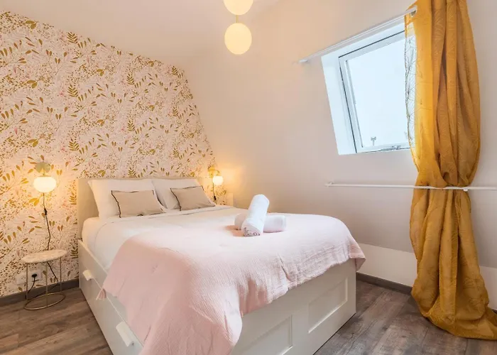 4-bedroom House Centre, Near The Metro + Car Park Maison d'hôtes