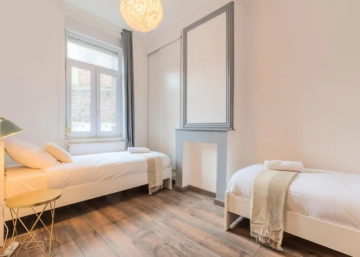 4-bedroom House Centre, Near The Metro + Car Park Maison d'hôtes 4*