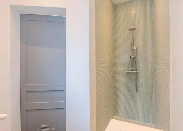 4-bedroom House Centre, Near The Metro + Car Park Maison d'hôtes Tourcoing