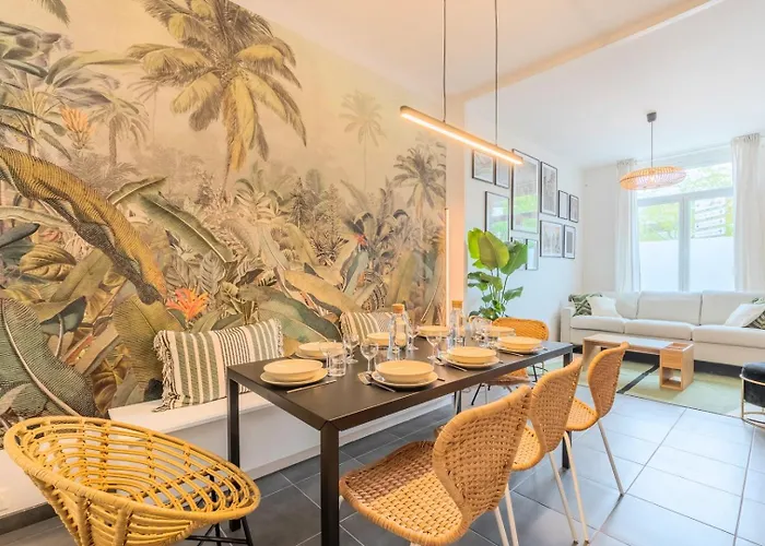 4-bedroom House Centre, Near The Metro + Car Park 4* Tourcoing